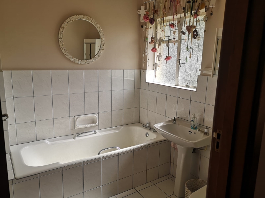 4 Bedroom Property for Sale in Despatch Central Eastern Cape